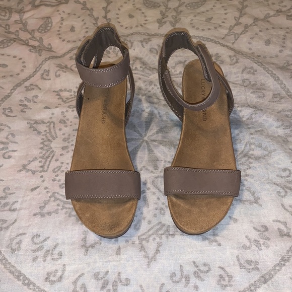Lucky Brand Kanoa Brown Suede Leather Ankle Strap Wedge Sandals Sz 6.5 - Picture 2 of 8